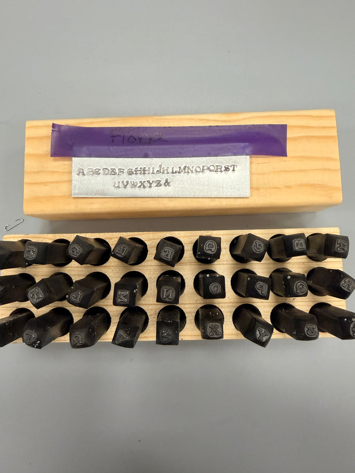 Destash - Fiona Uppercase, 4mm *Please Read Description