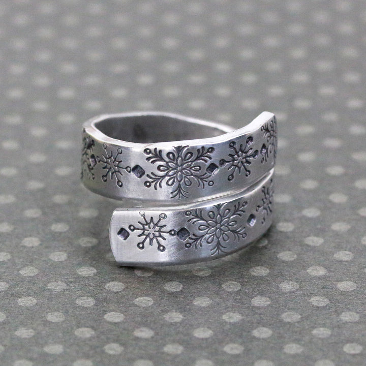 Traditional Snowflake Metal Design Stamp, 8mm - Beaducation Original