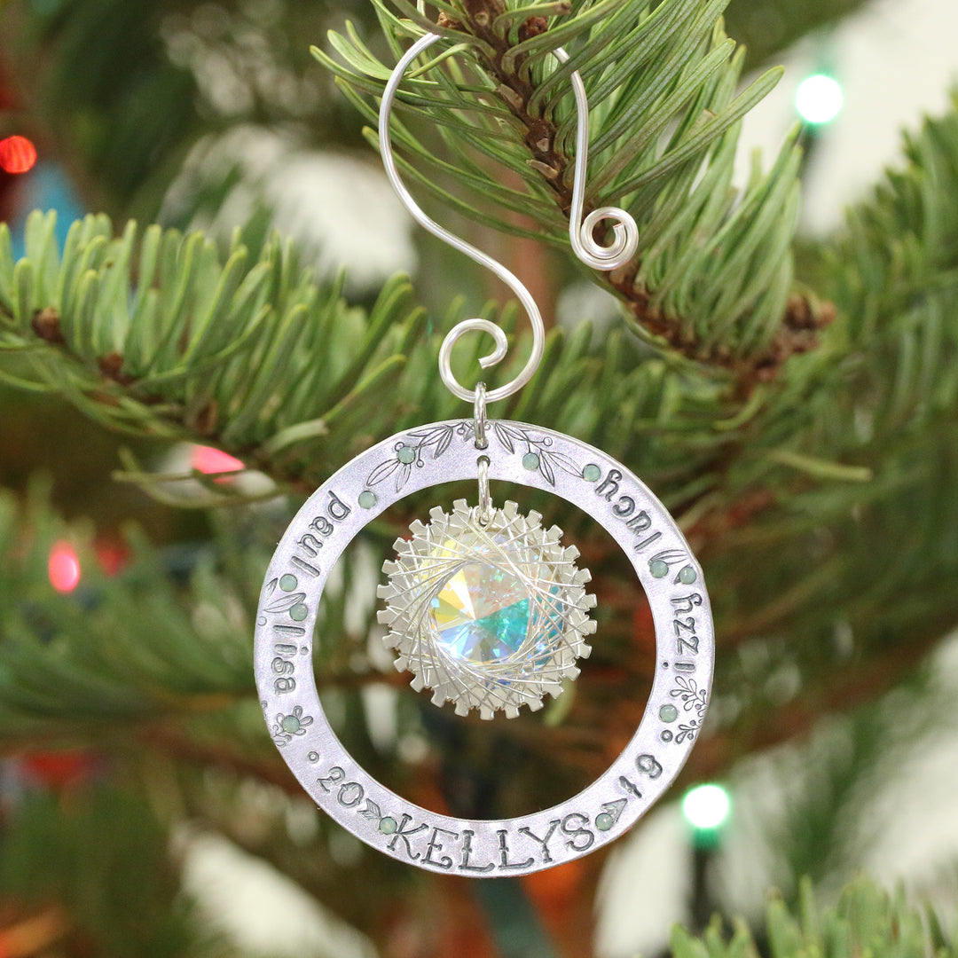 Winter Garland Metal Design Stamp, 16.5mm - Beaducation Original
